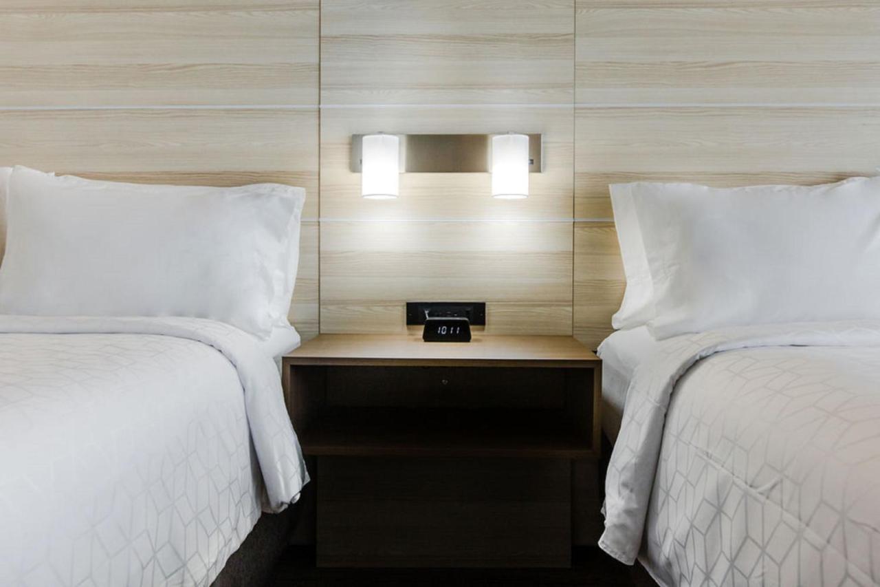 Holiday Inn Express & Suites Edmonton N - St Albert By Ihg Saint Albert Zewnętrze zdjęcie