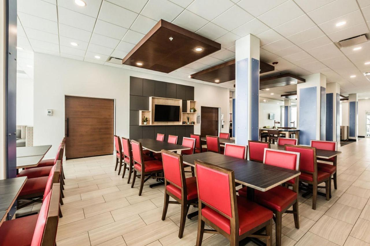 Holiday Inn Express & Suites Edmonton N - St Albert By Ihg Saint Albert Zewnętrze zdjęcie