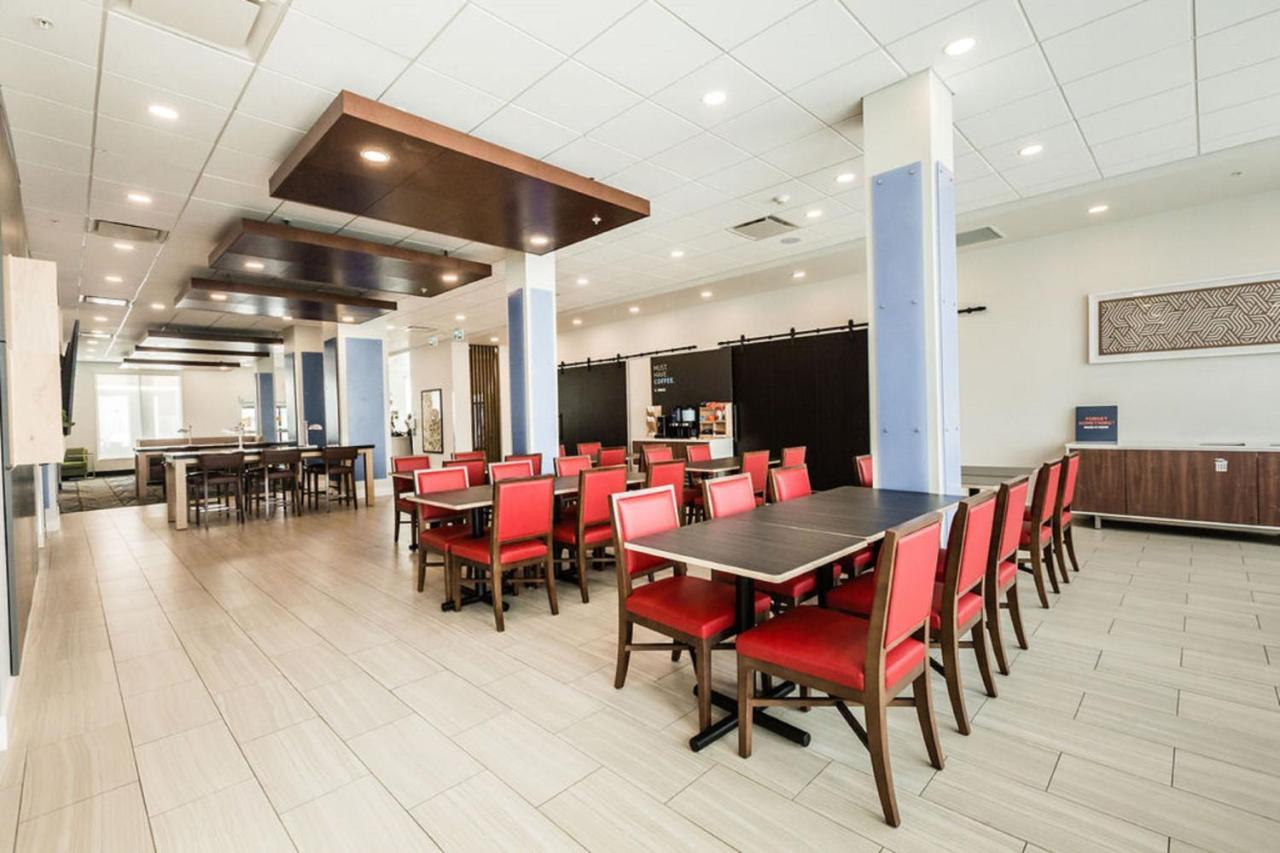 Holiday Inn Express & Suites Edmonton N - St Albert By Ihg Saint Albert Zewnętrze zdjęcie